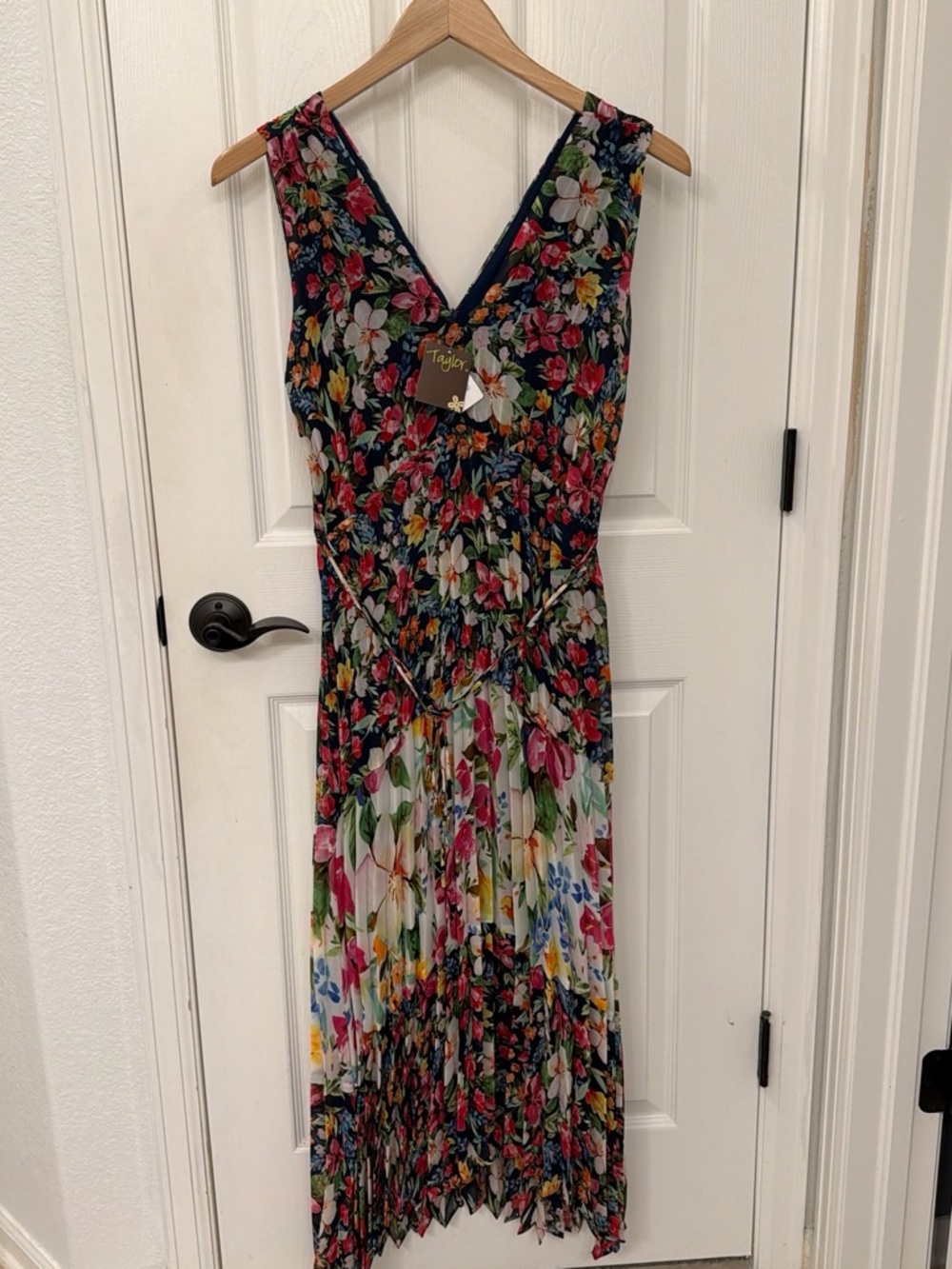 Taylor Navy Floral V-Neck Sleeveless Maxi Dress 10 new with tags